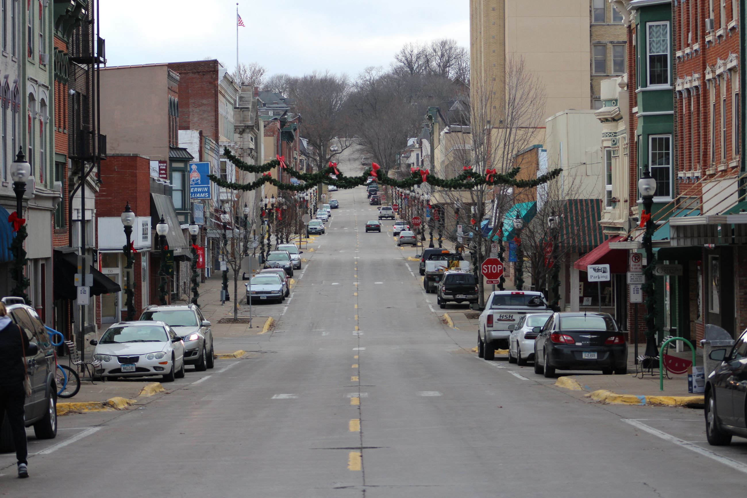 Second Street looking west from Cedar (JPG)