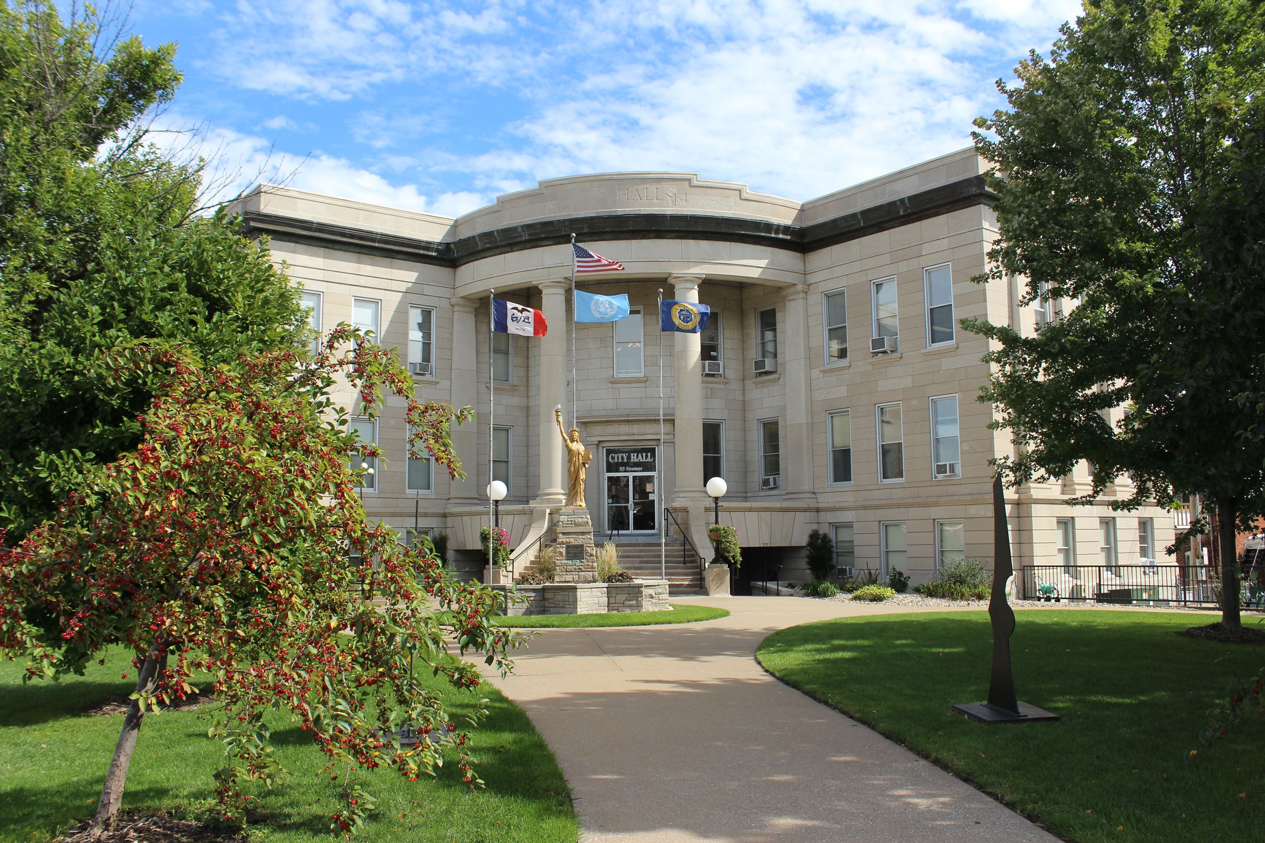 100319 Muscatine City Hall 002 (JPG)