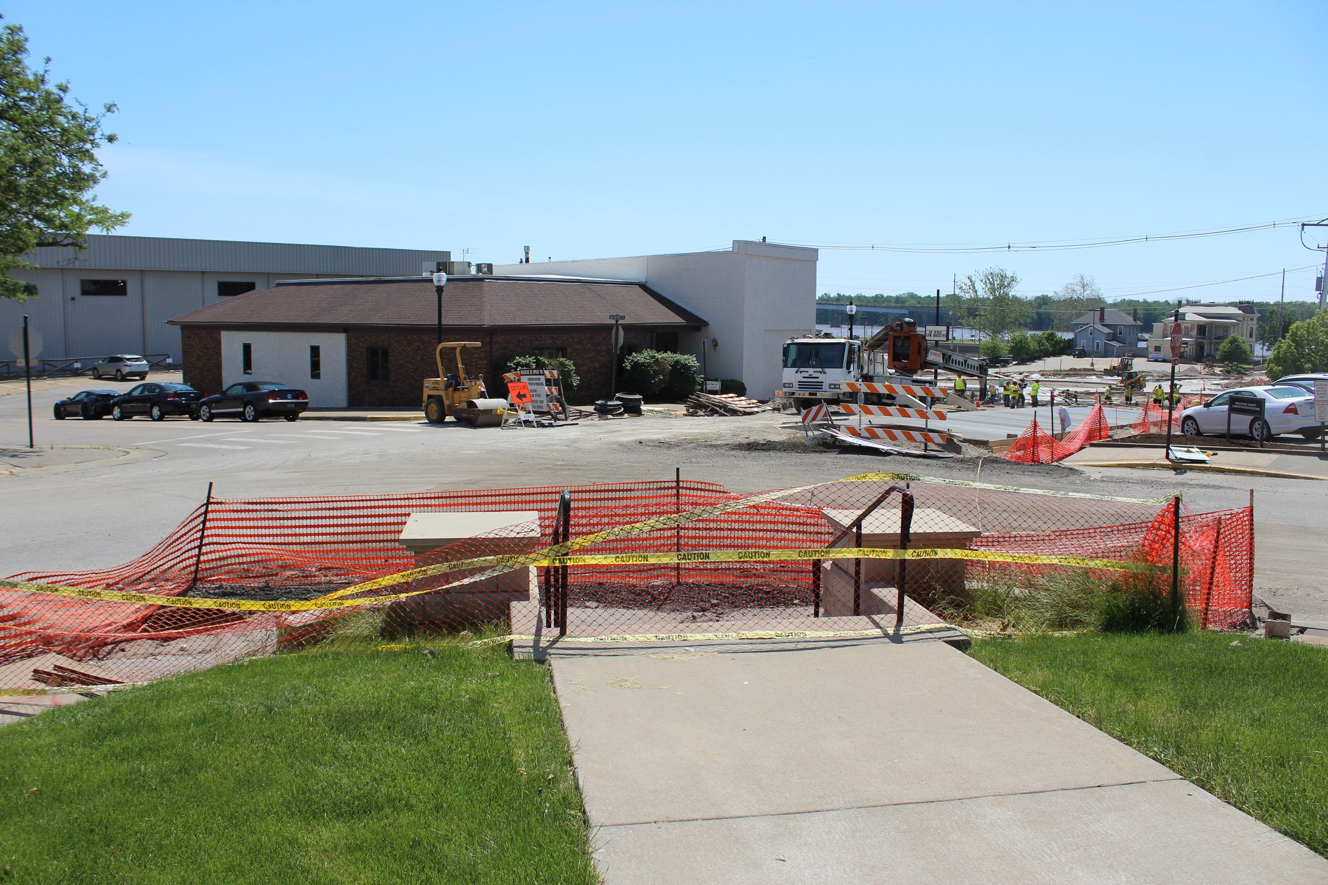 060220 Roundabout 3rd and Mulberry intersection (JP{G)