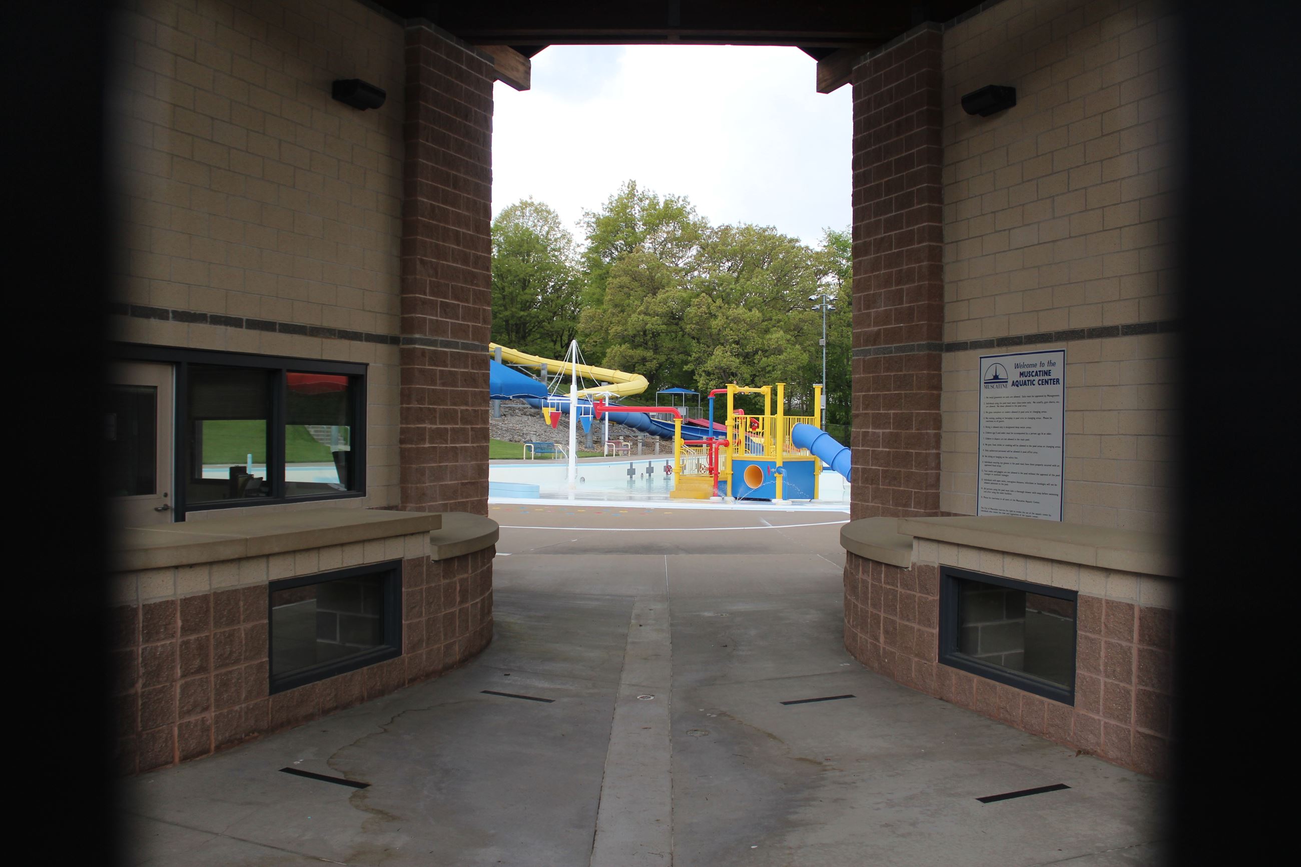 051021 Weed Park - Aquatic Center Pool Fillup 002 (JPG)