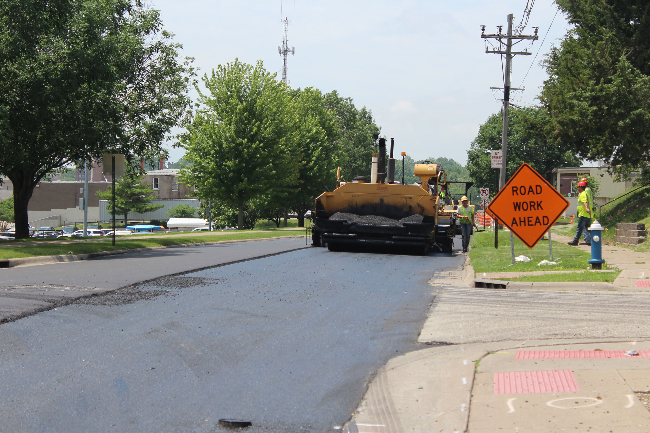 Asphalt Overlay - final lift being place don East 5th Street (JPG)