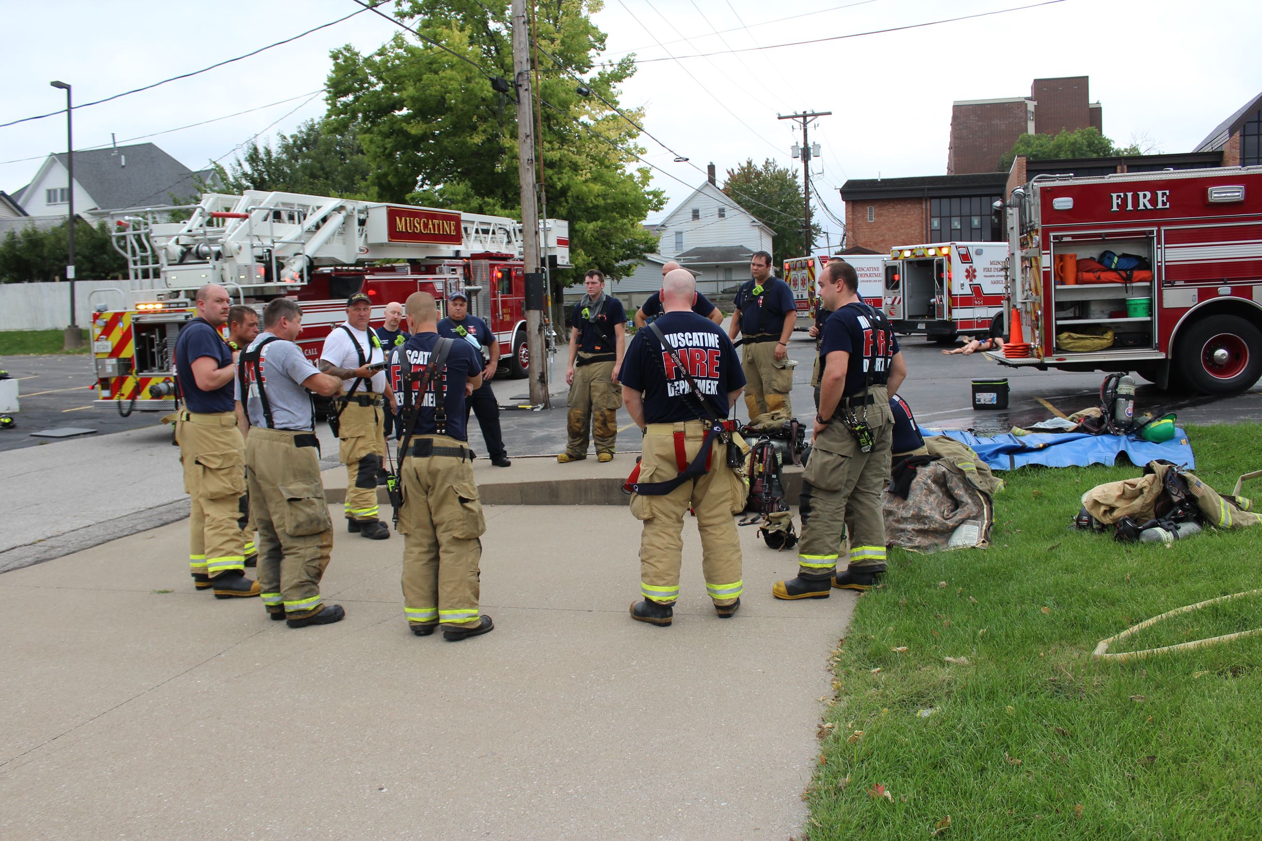 Firefighters training in vacant house on Cedar Street Sept. 21, 2022 (JPG)