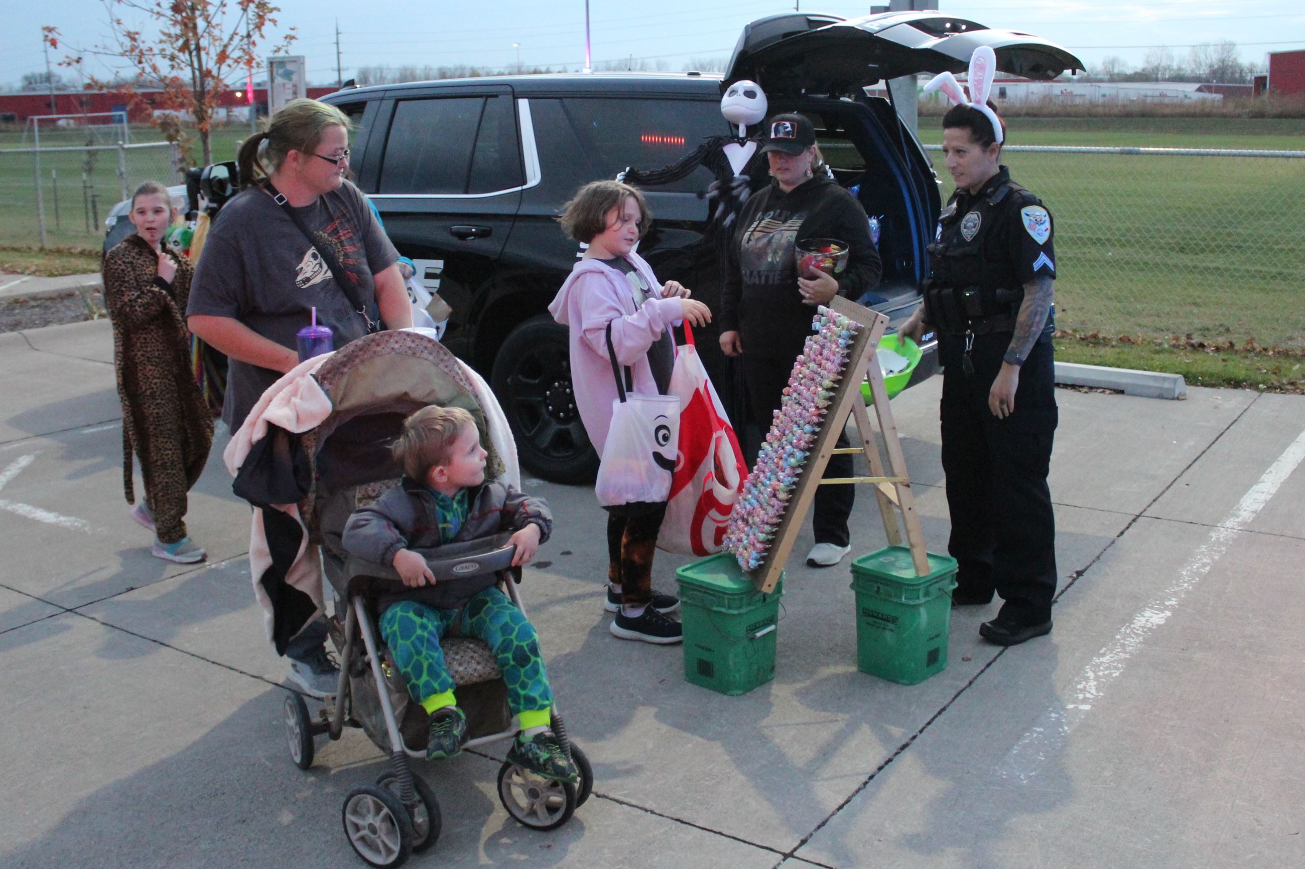 103022 City Trunk or Treat 002 (JPG)