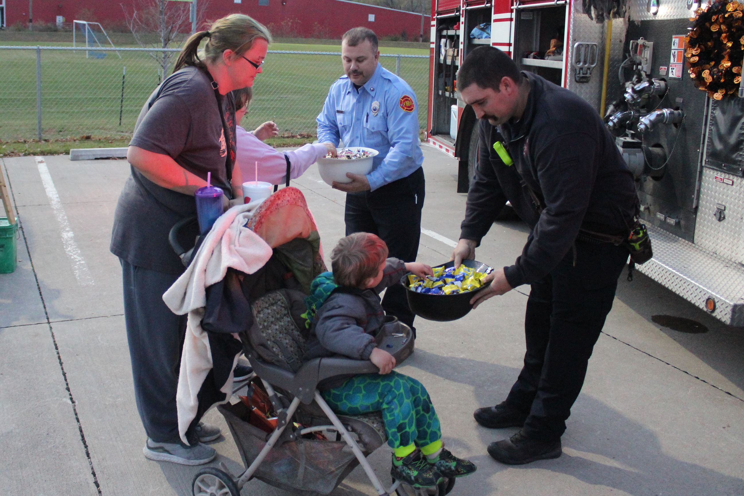 103022 City Trunk or Treat 003 (JPG)