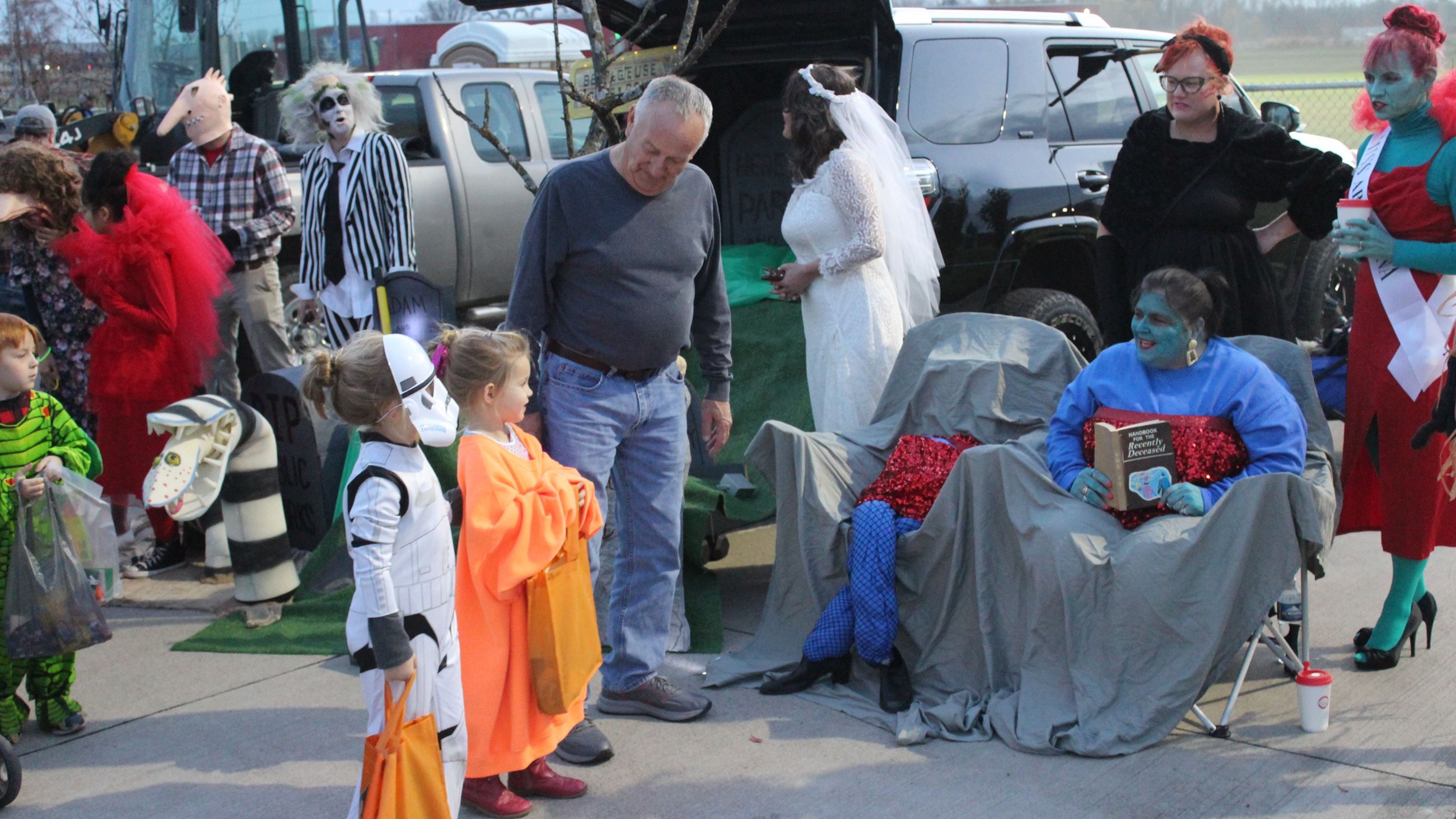 103022 City Trunk or Treat 013a (JPG)