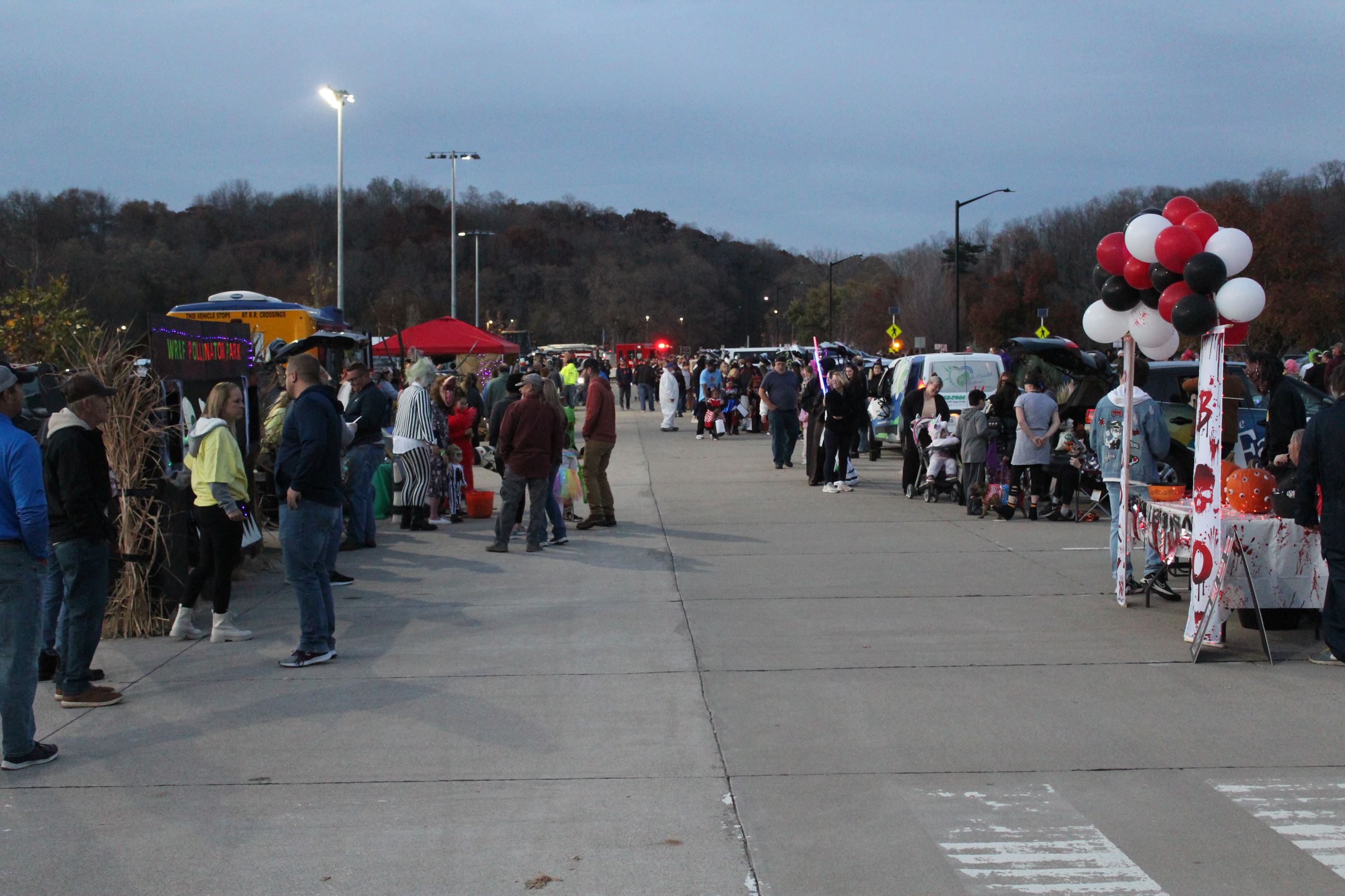 103022 City Trunk or Treat 015 (JPG)