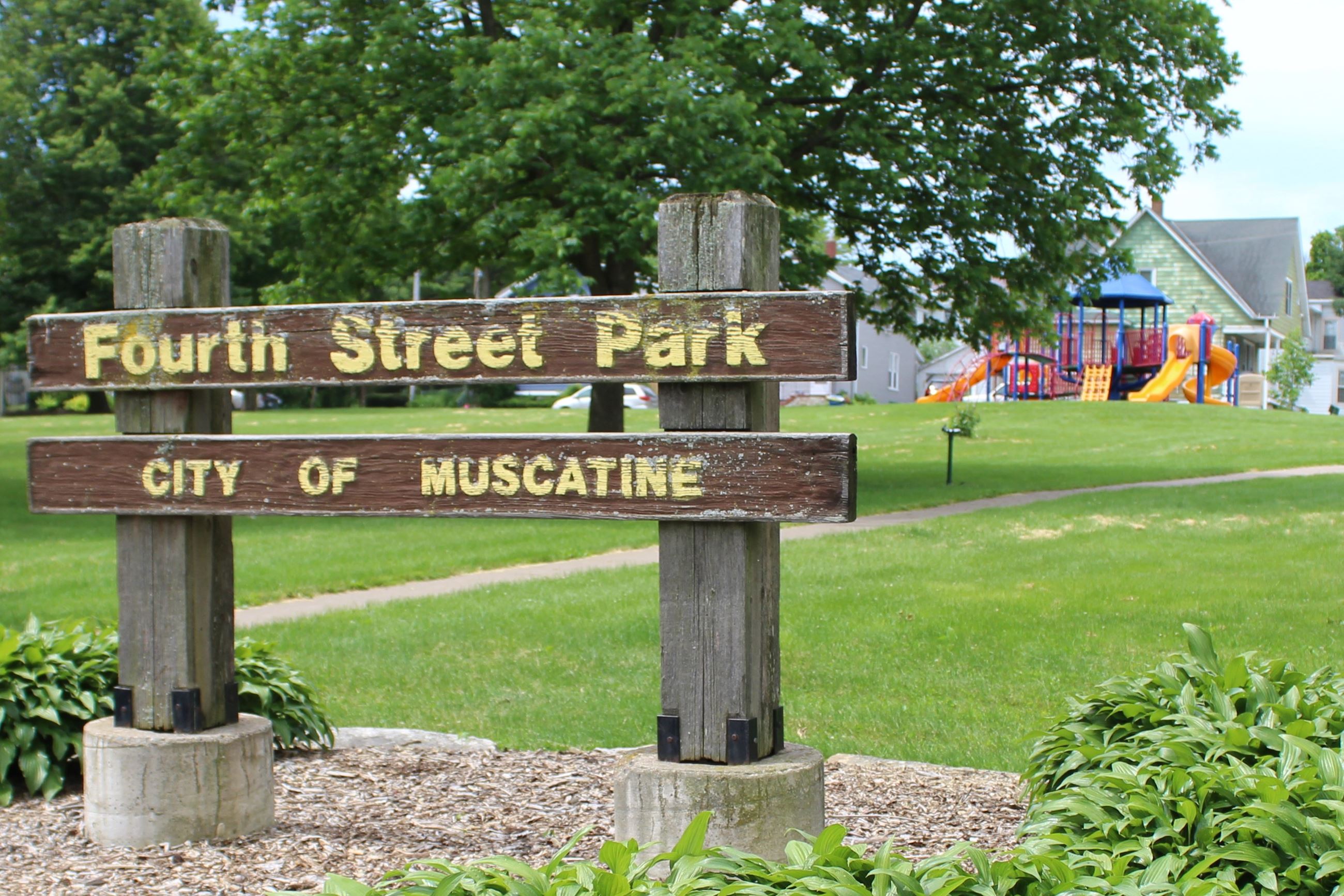 Fourth Street Park Entrance (JPG)