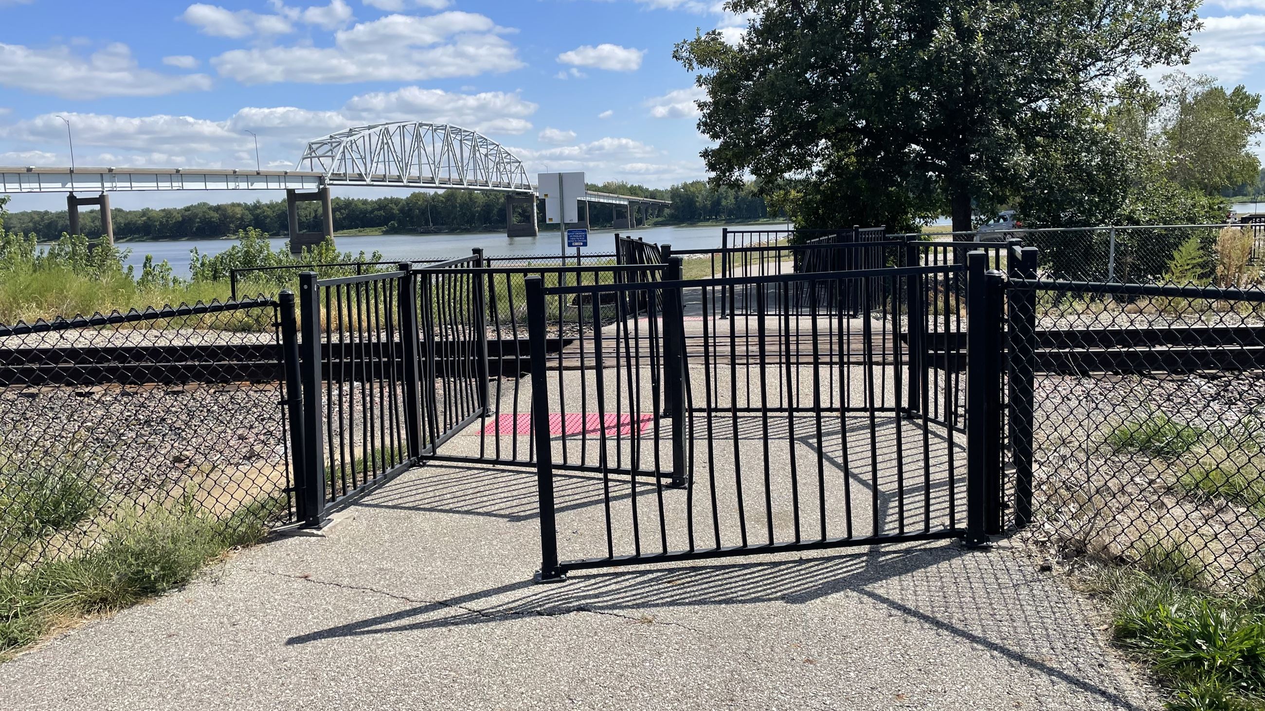 Riverfront trail RR crossing at Mad Creek looking to river (JPG) September,  8, 2023