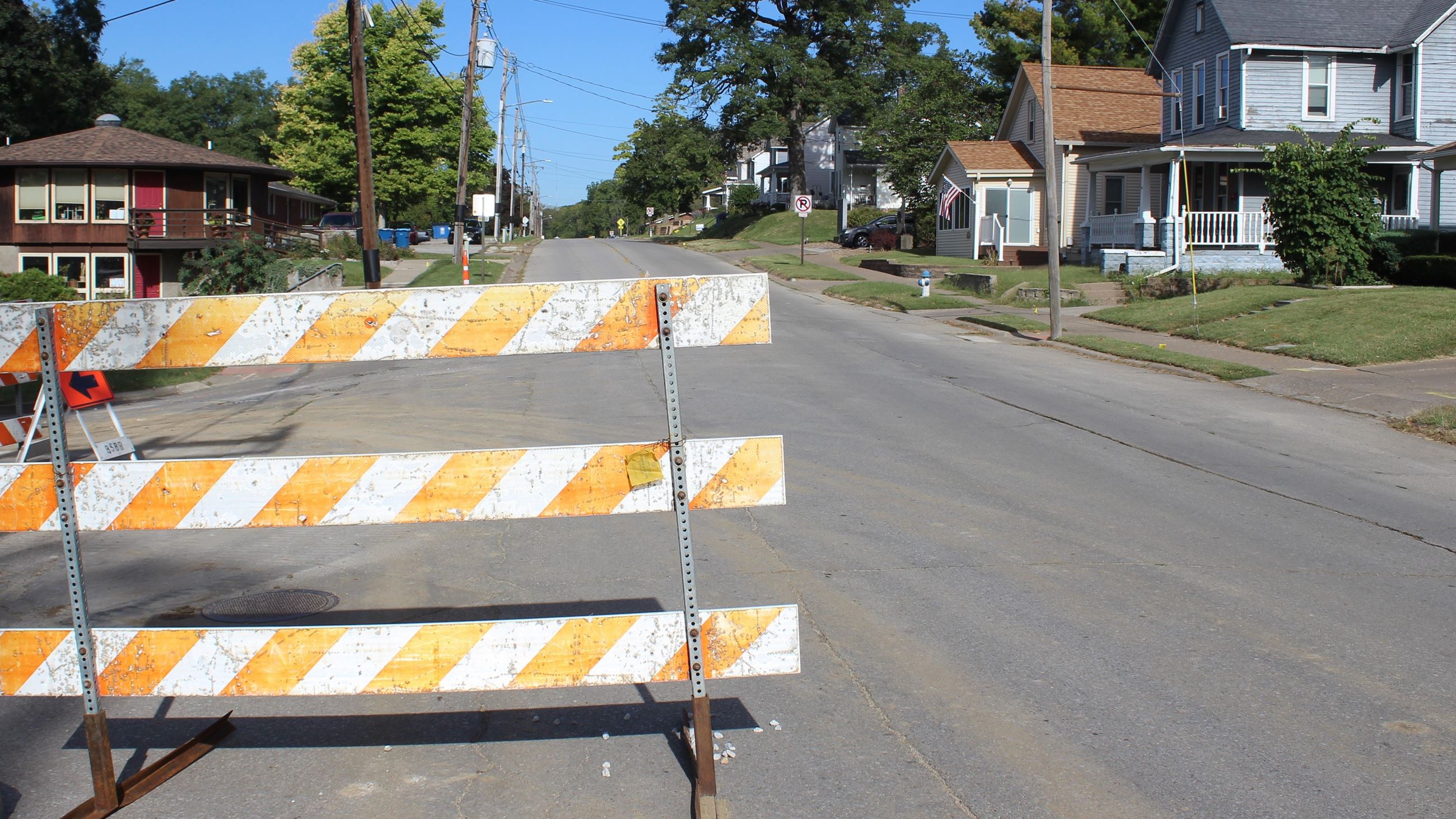 Barricade for  Lane Restriction at Cedar and Fulliam (JPG)
